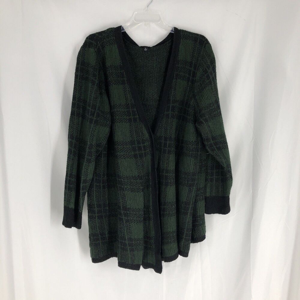 Torrid Cardigan Size 5 Green Black Buffalo Plaid Snap Buttons